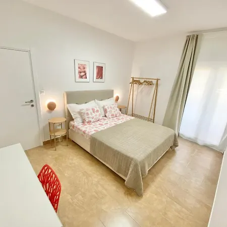 Mamma Mia Apartments-City Center Hvar Town Exterior photo