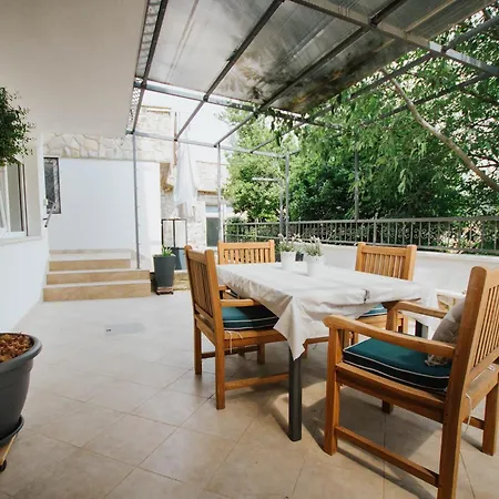 Mamma Mia Apartments-City Center Hvar Town Exterior photo