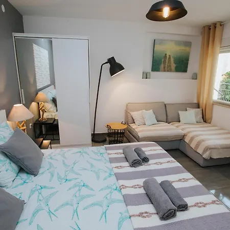 Mamma Mia Apartments-City Center Hvar Town Exterior photo