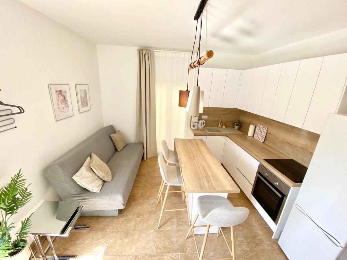 Mamma Mia Apartments-city Center Apartment