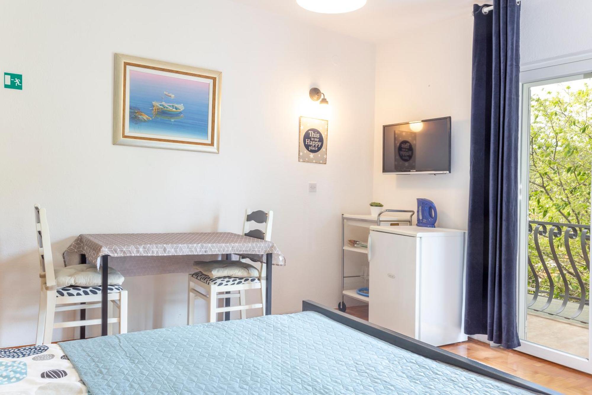 Mamma Mia Apartments-city Center Apartment Hvar Town