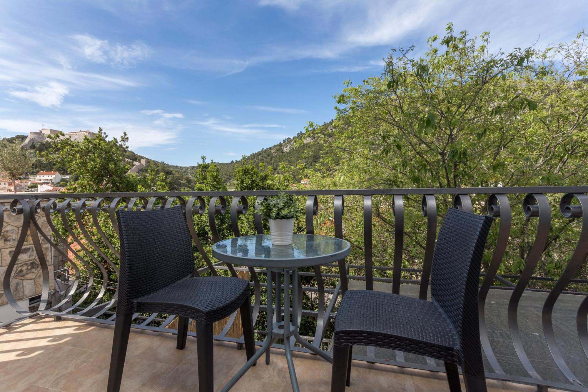 Mamma Mia Apartments-city Center Hvar Town