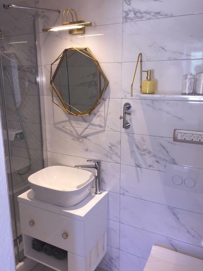 Mamma Mia Apartments-city Center Apartment Hvar Town